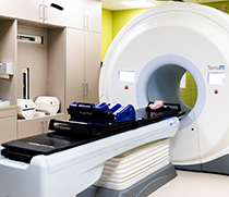 Das TBI-Board (Total Body Irradiation) ist eine schwenkbare Lagerungshilfe aus Karbon.